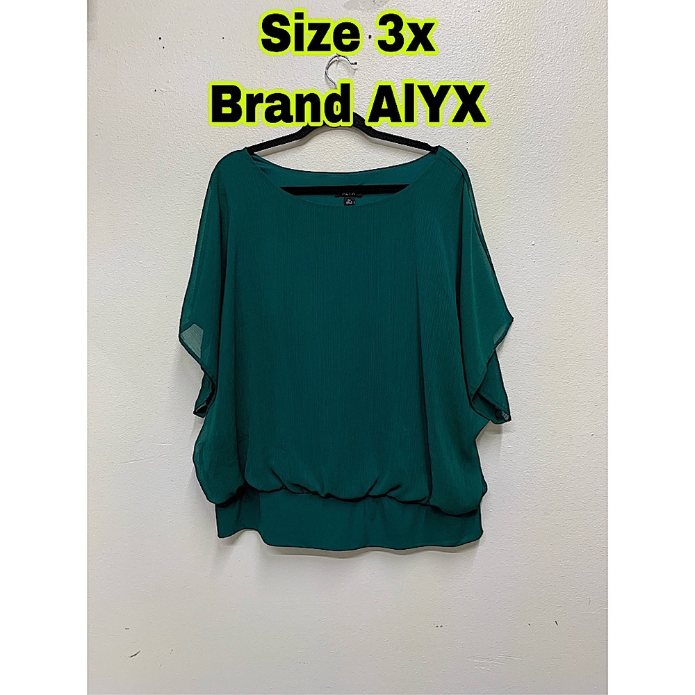 Beautiful green blouse size 3x